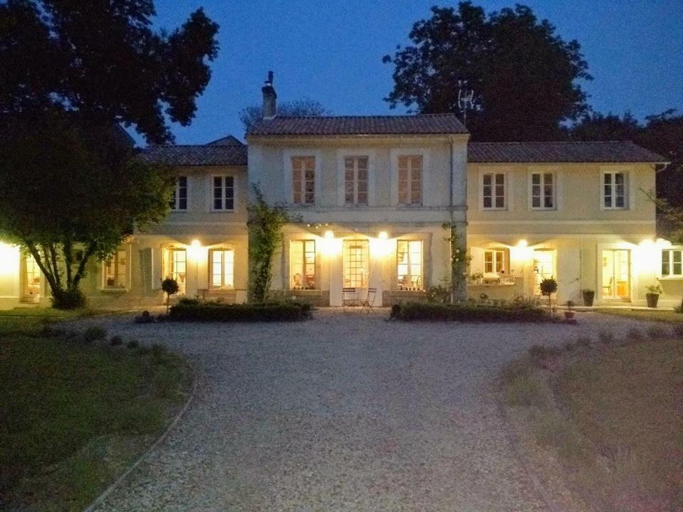Bed and Breakfast Le Domaine Des Platanes Bourg-Charente Esterno foto